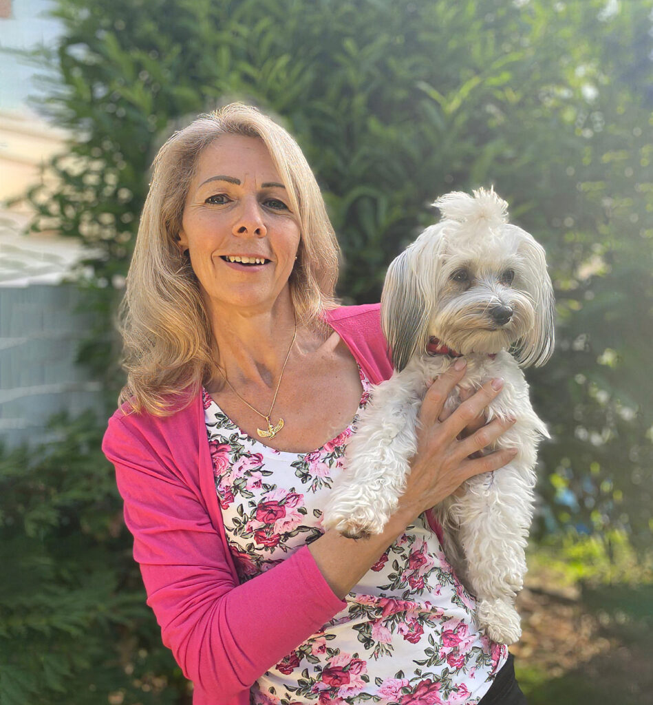 PHOTO 2025 11 10 21 55 19 3 949x1024